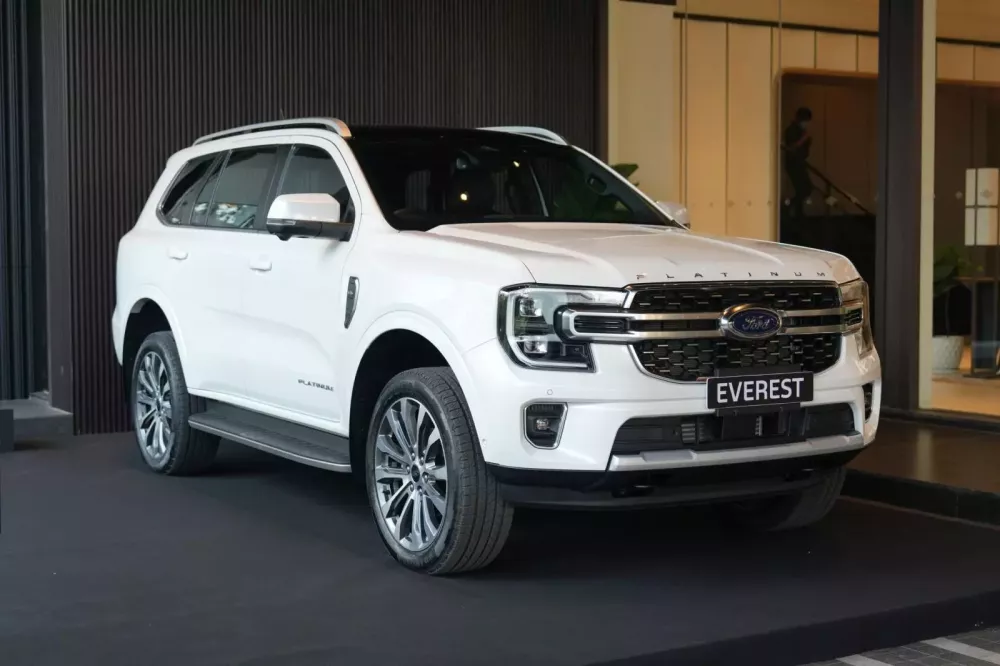 Ford Everest Platinum 2024 chính thức trình làng tại Thái Lan