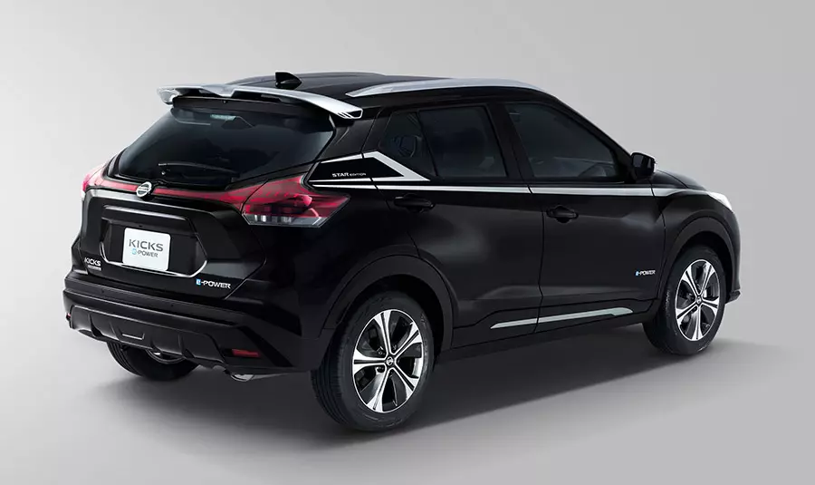 Nissan Kicks e-Power STAR Edition có những điểm nhấn màu bạc ở ngoại thất