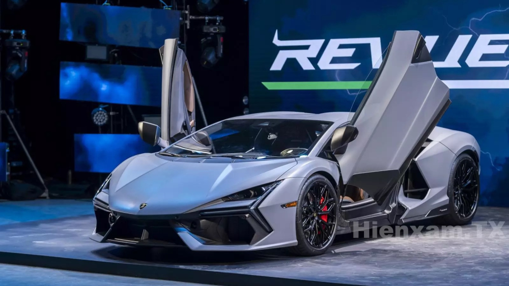 Lamborghini Revuelto