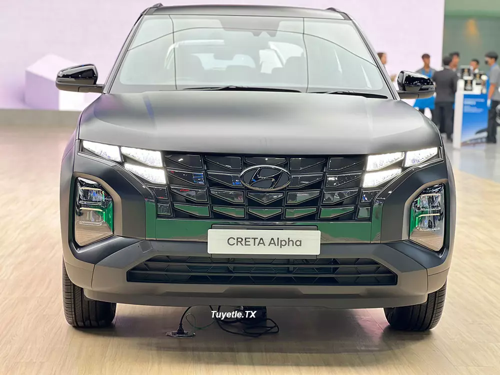 Phần lớn các chi tiết ngoại thất khác của Hyundai Creta Alpha 2024 đều sơn màu đen