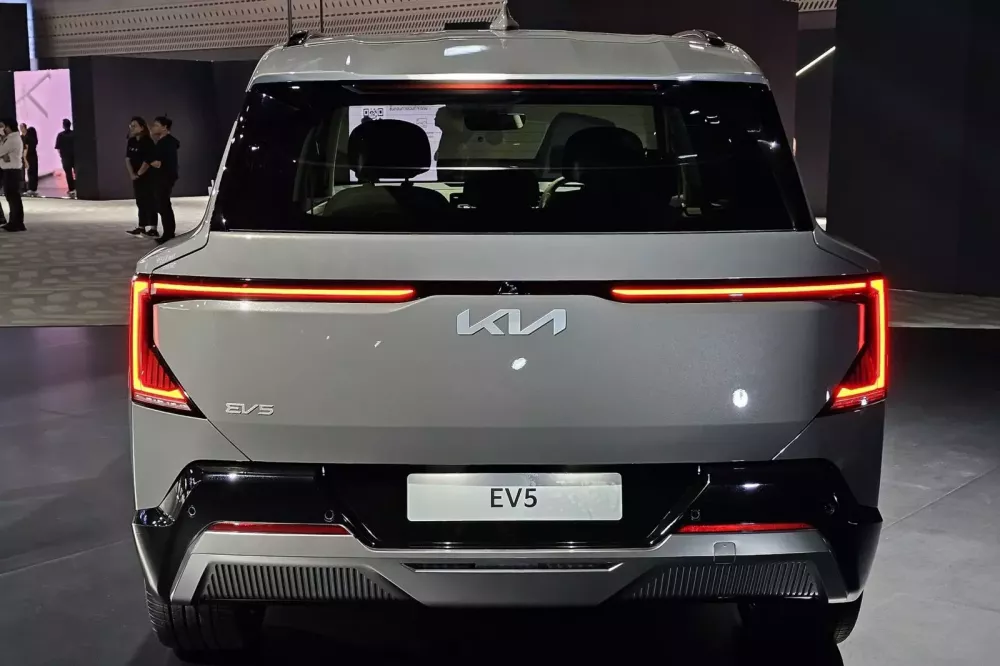 Đèn hậu của Kia EV5 cũng lấy cảm hứng thiết kế từ bản đồ sao