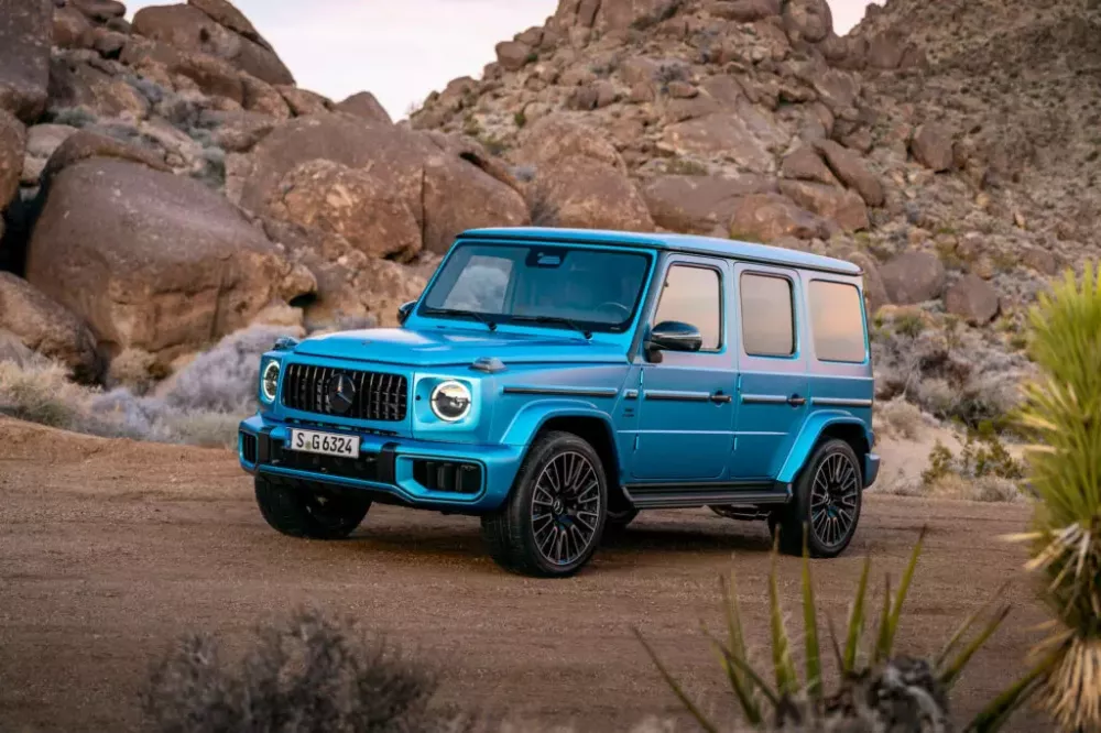 Mercedes-AMG G63 2024 cũng dùng động cơ mild hybrid nhưng với máy xăng V8