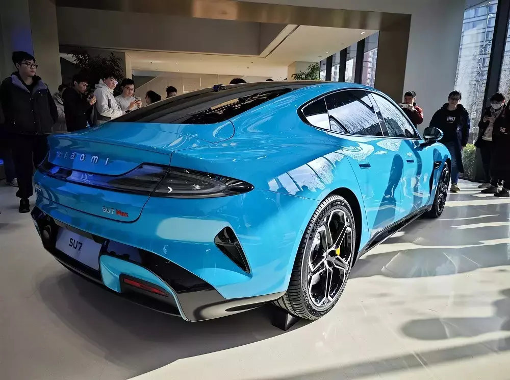 Thiết kế phía sau của Xiaomi SU7 khá giống xe Aston Martin