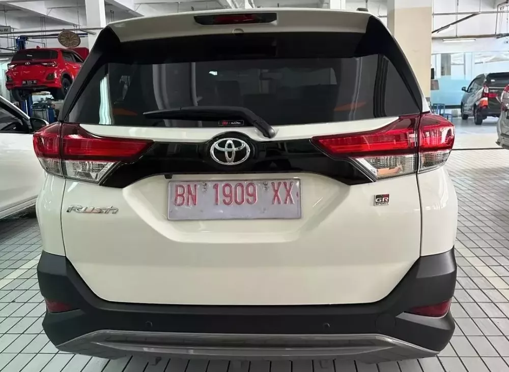 Thiết kế phía sau của Toyota Rush GR Sport 2024 