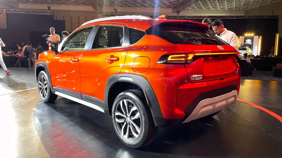 Toyota Urban Cruiser Taisor có thêm động cơ CNG ở bản thấp nhất Toyota Urban Cruiser Taisor có thêm động cơ CNG ở bản thấp nhất
