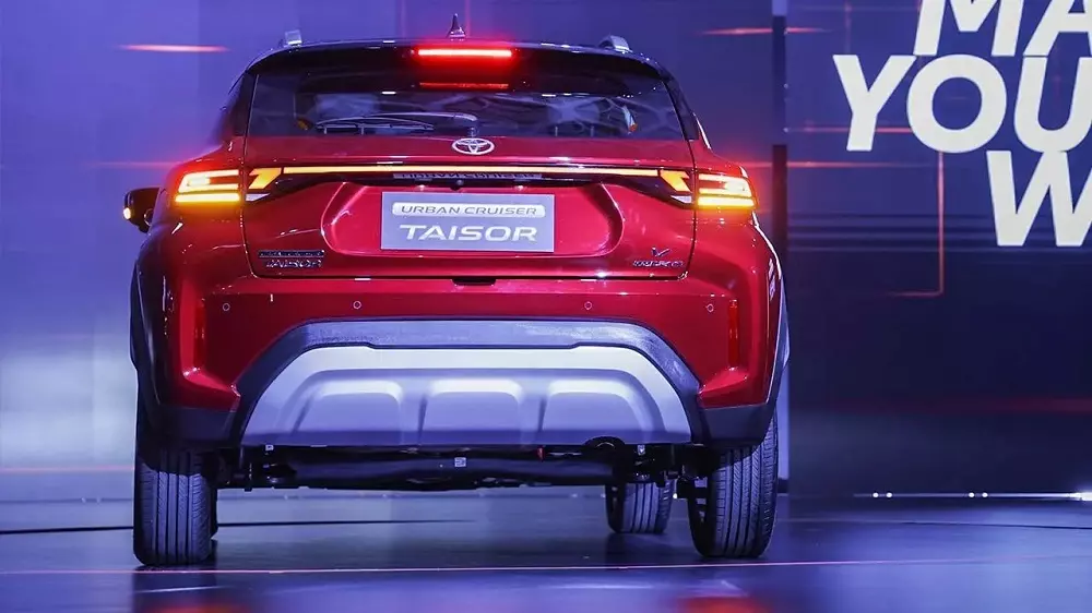 Toyota Urban Cruiser Taisor nhìn từ phía sau Toyota Urban Cruiser Taisor nhìn từ phía sau