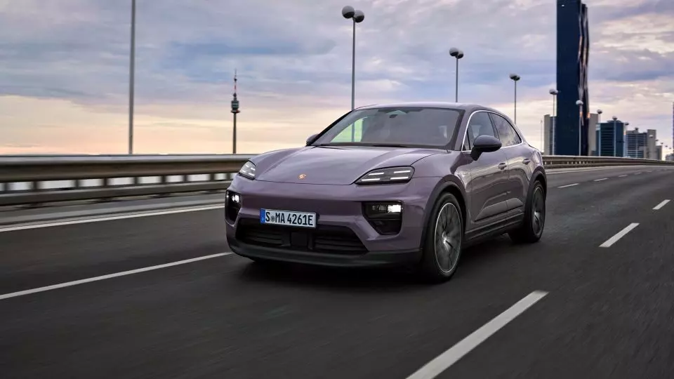 Porsche Macan 4 EV sở hữu công suất tối đa 402 mã lực