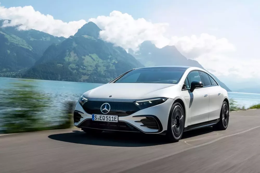 Mercedes-Benz EQS là mẫu xe mất giá nhất sau 1 năm sử dụng