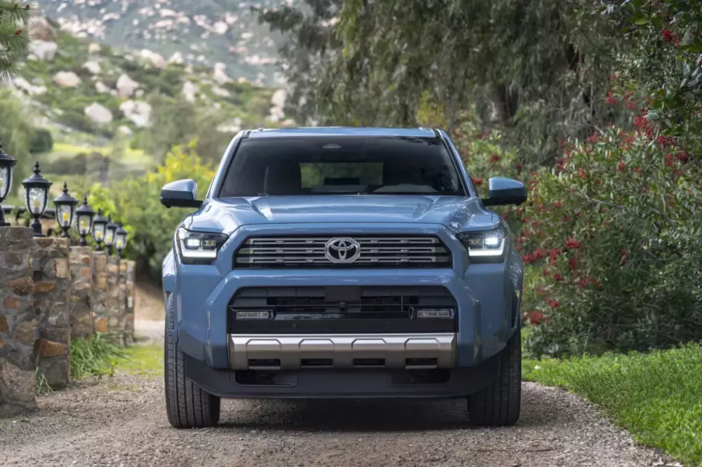 Toyota 4Runner 2025 được thiết kế theo phong cách tương tự Tacoma mới