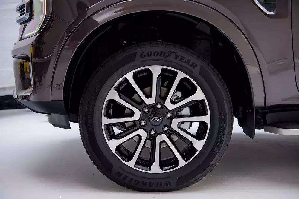 Vành 20 inch mới của Ford Everest Platinum