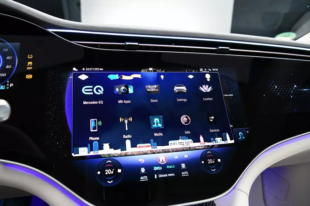 Màn hình cảm ứng trung tâm của Mercedes-Benz EQS 2025