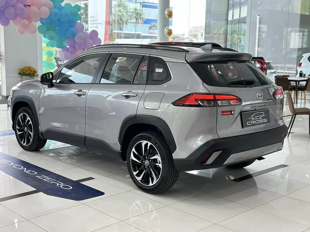 Toyota Corolla Cross 2024 chỉ còn 2 phiên bản và giá khởi điểm từ 820 triệu đồng