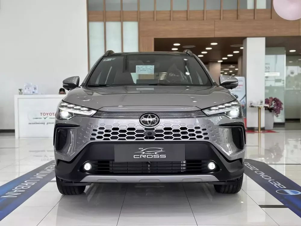 Toyota Corolla Cross 2024 sở hữu thiết kế đầu xe mới