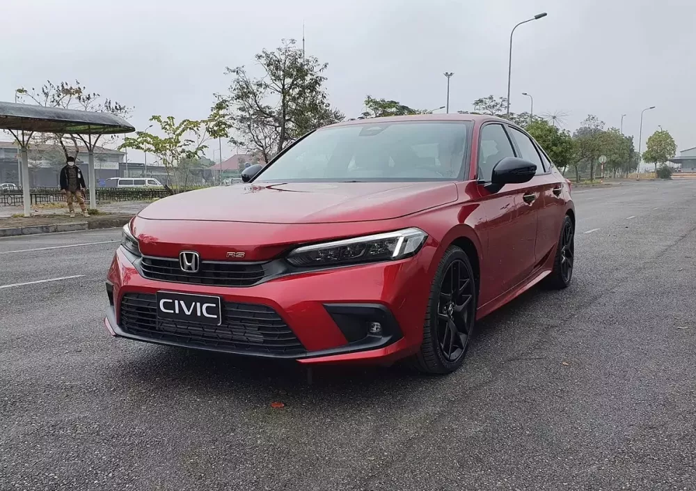 Honda Civic nhận ưu đãi 100% lệ phí trước bạ, Accord vẫn giảm giá 220 triệu đồng