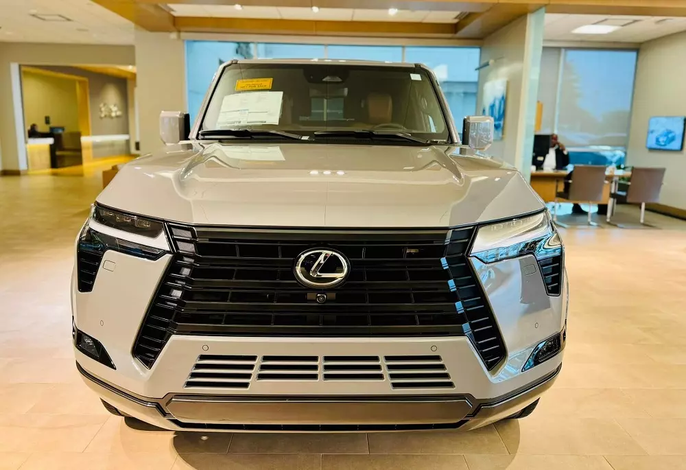 Cận cảnh thiết kế đầu xe của Lexus GX 2024