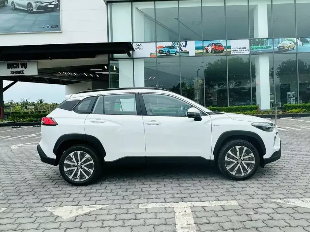 Toyota Corolla Cross 2024 tại Việt Nam vẫn dùng vành la-zăng cũ