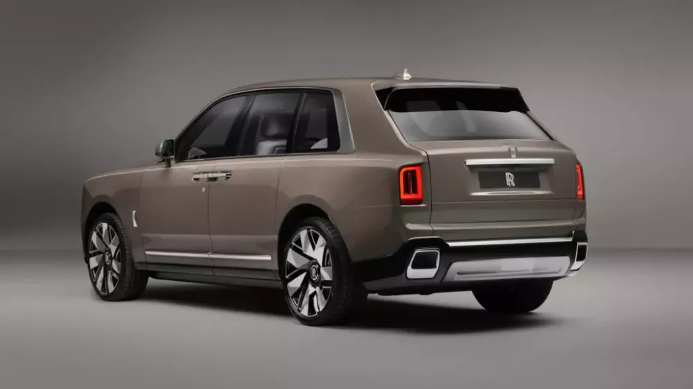 Rolls-Royce Cullinan II vẫn dùng động cơ cũ