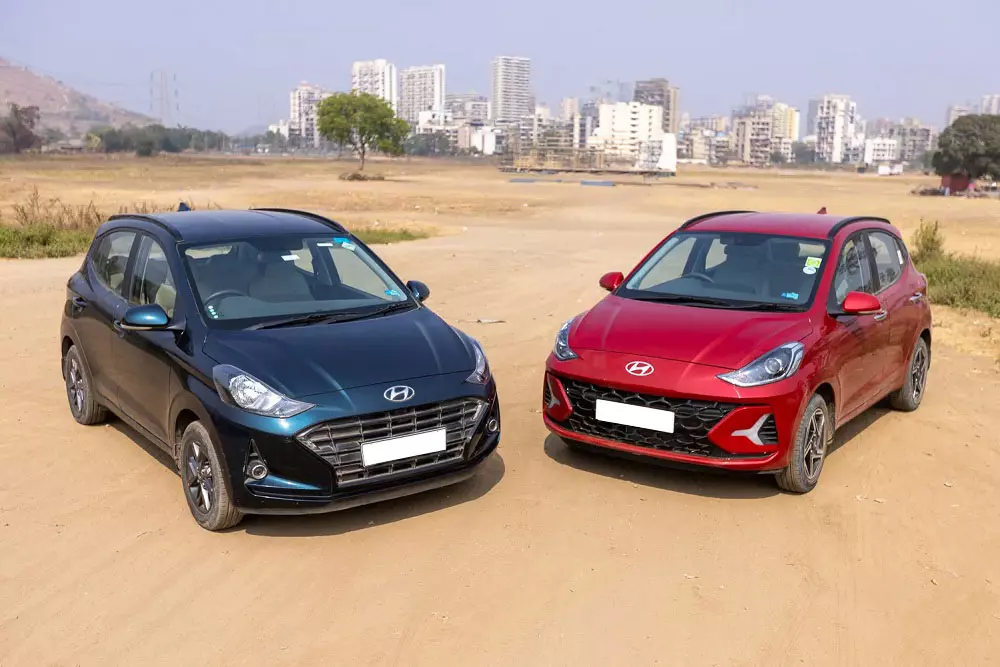 Hyundai Grand i10 phiên bản cũ (màu xanh) và mới (màu đỏ)