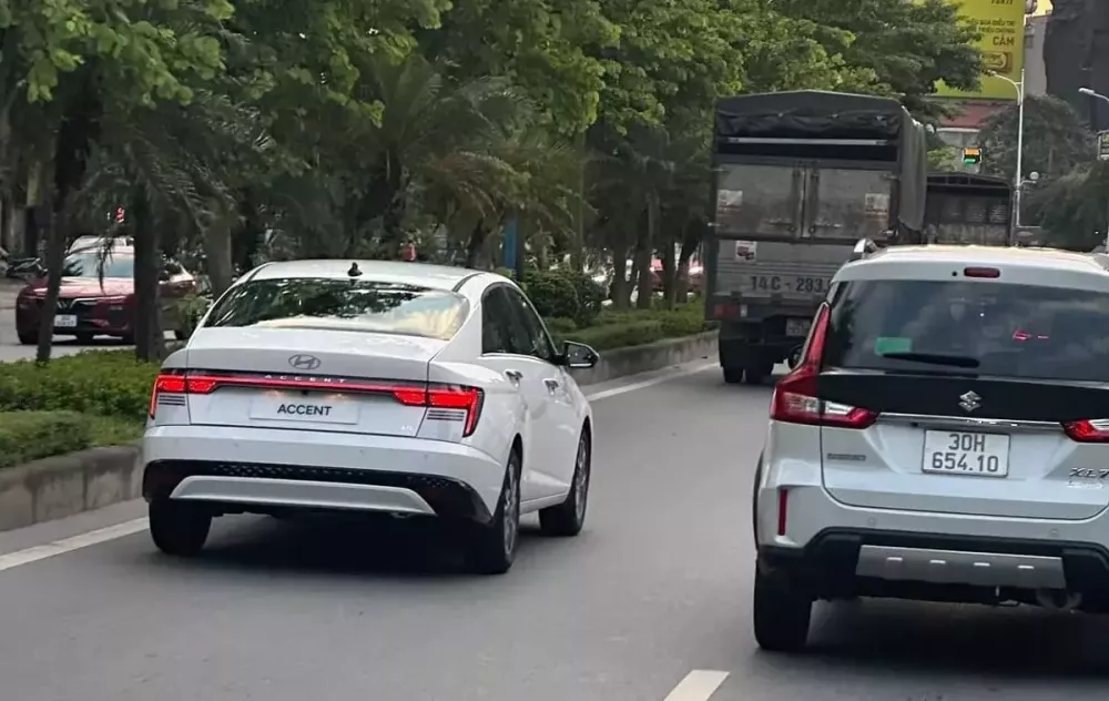 Hyundai Accent thế hệ mới chạy trên đường phố Việt Nam, ra mắt vào ngày 30/5 tới