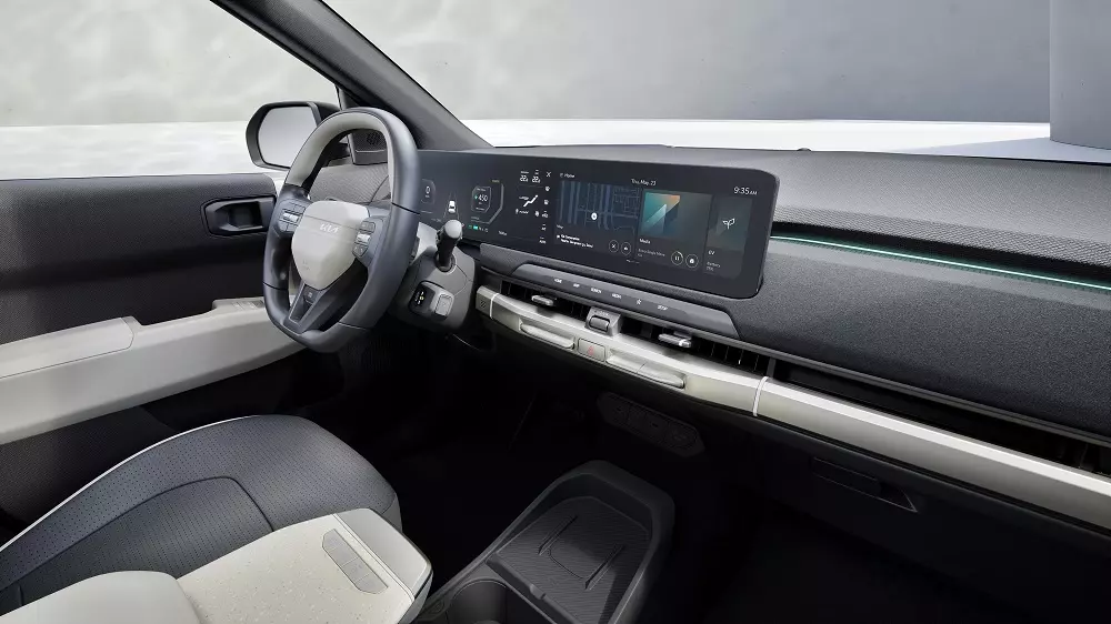 Kia EV3 2024 có màn hình gần 30 inch trên mặt táp-lô