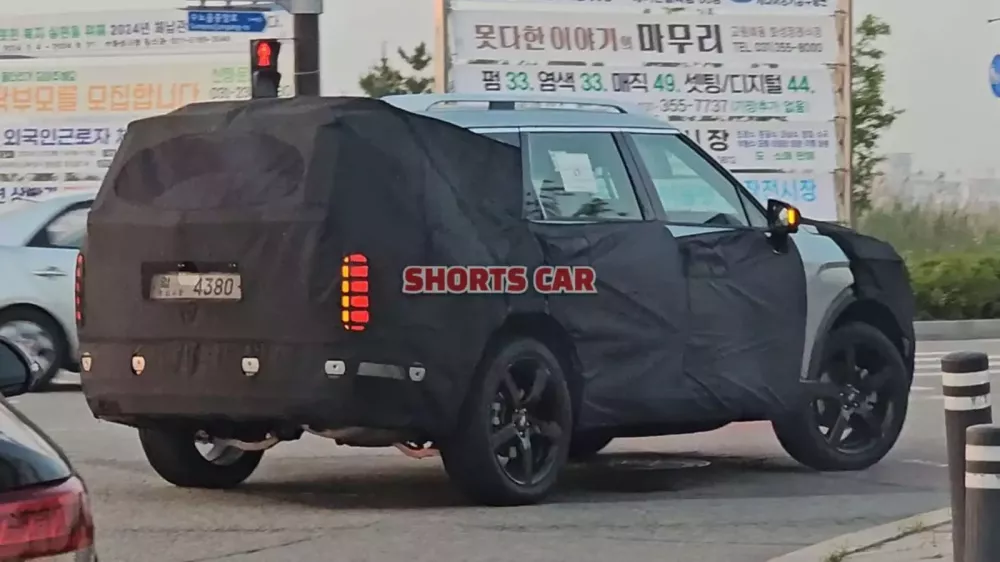 Hyundai Palisade 2025 sở hữu cụm đèn hậu nằm dọc mới