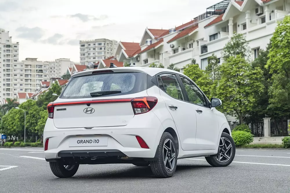 Hyundai Grand i10 2024 phiên bản hatchback có thêm đèn hậu mới