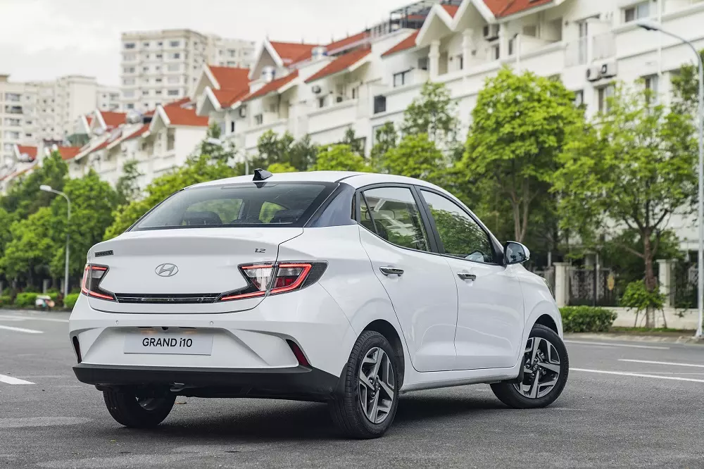 Thiết kế phía sau của Hyundai Grand i10 2024 bản sedan