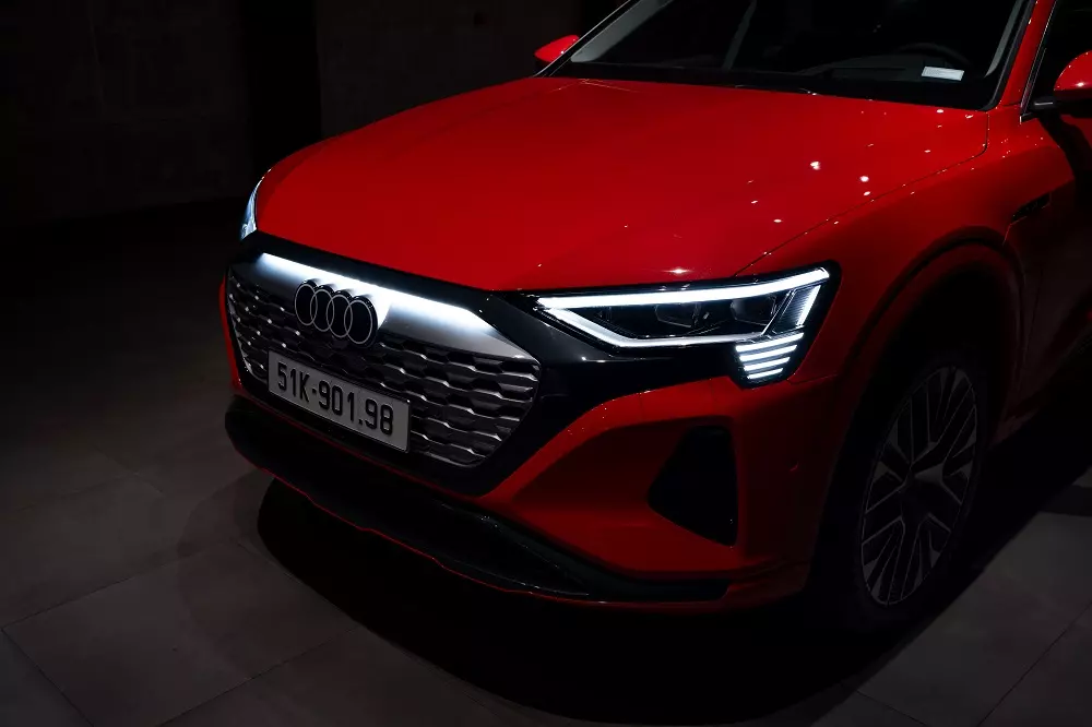 Audi Q8 e-tron có đèn pha LED ma trận tùy chọn