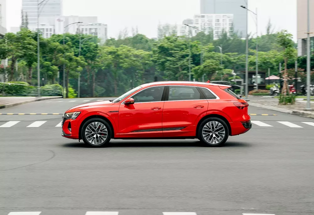 Audi Q8 e-tron là SUV cỡ lớn