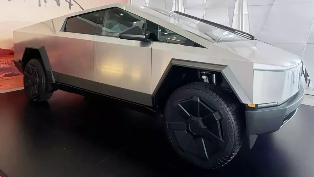 Gumball 3000: 3 đại gia Việt kiều tham dự trên 2 mẫu xe "lạ", trạm sạc cho Tesla Cybertruck sẽ khá đau đầu- Ảnh 4.