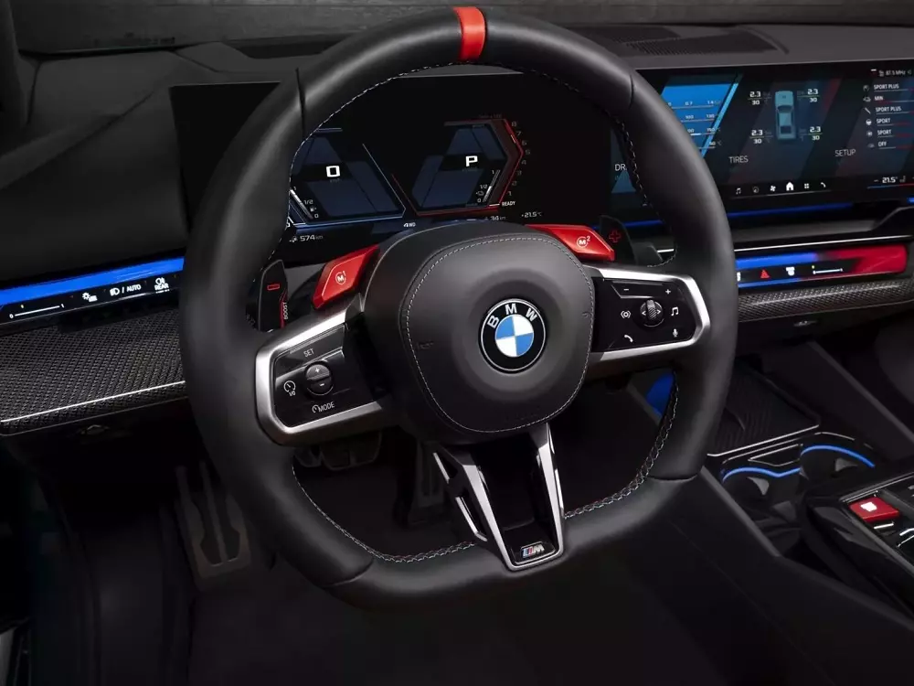 Vô lăng mới của BMW M5 2025