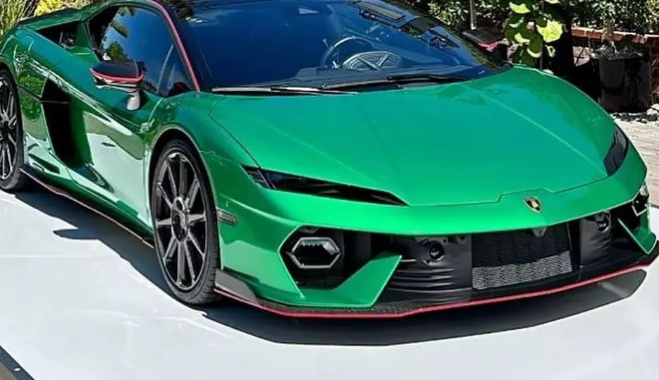 Cận cảnh Lamborghini Temerario - siêu xe thay thế Lamborghini Huracan - ngoài đời thực- Ảnh 7.