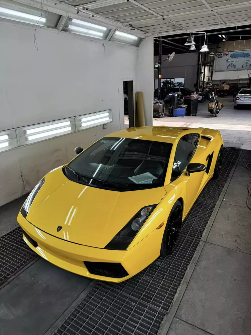 Sau gần 1 tháng sửa chữa, siêu xe cũ Lamborghini Gallardo đã hồi sinh, sẵn sàng dạo phố- Ảnh 3.