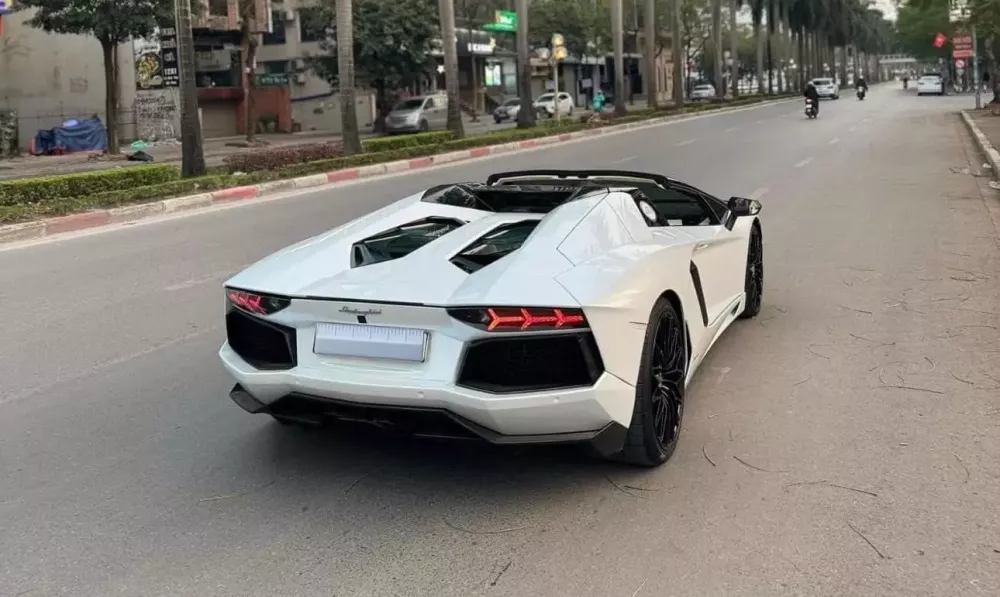 Đã hiếm chiếc siêu xe mui trần Lamborghini này còn được ướm thử siêu biển sảnh rồng, quá chất- Ảnh 4.