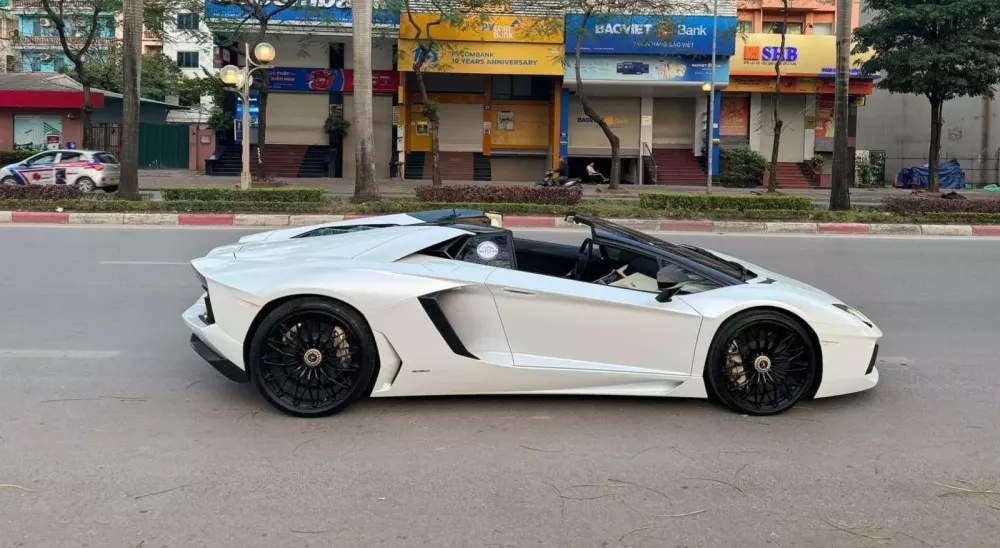 Đã hiếm chiếc siêu xe mui trần Lamborghini này còn được ướm thử siêu biển sảnh rồng, quá chất- Ảnh 3.