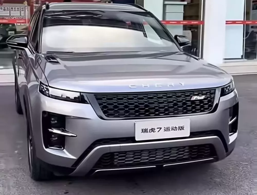 Chery Tiggo 7 Sport 2025 lộ diện ở đại lý: Gọt giũa ngày càng trông giống Range Rover- Ảnh 2.