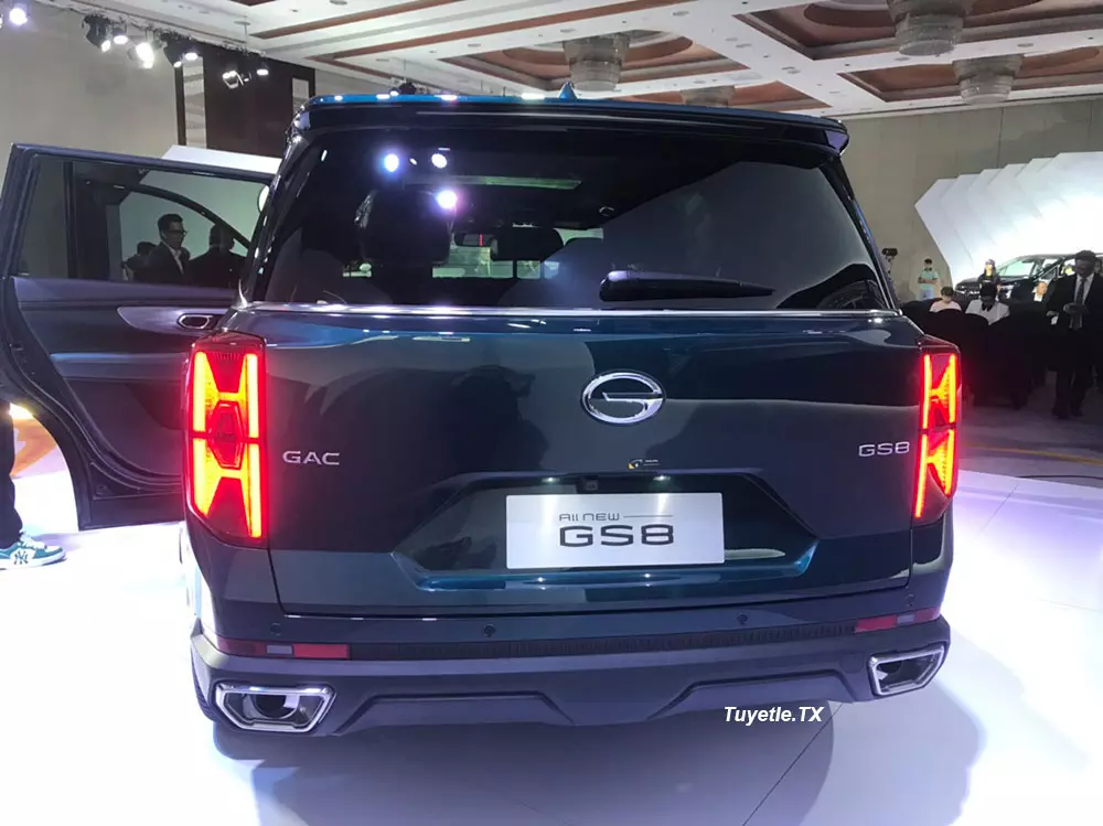 GAC GS8 nhìn từ phía sau