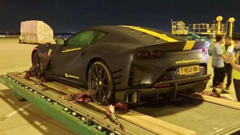 Thêm 3 chiếc xe tham dự Gumball 3000 lộ diện về Việt Nam: Ferrari 812 Competizione đã có mặt- Ảnh 3.