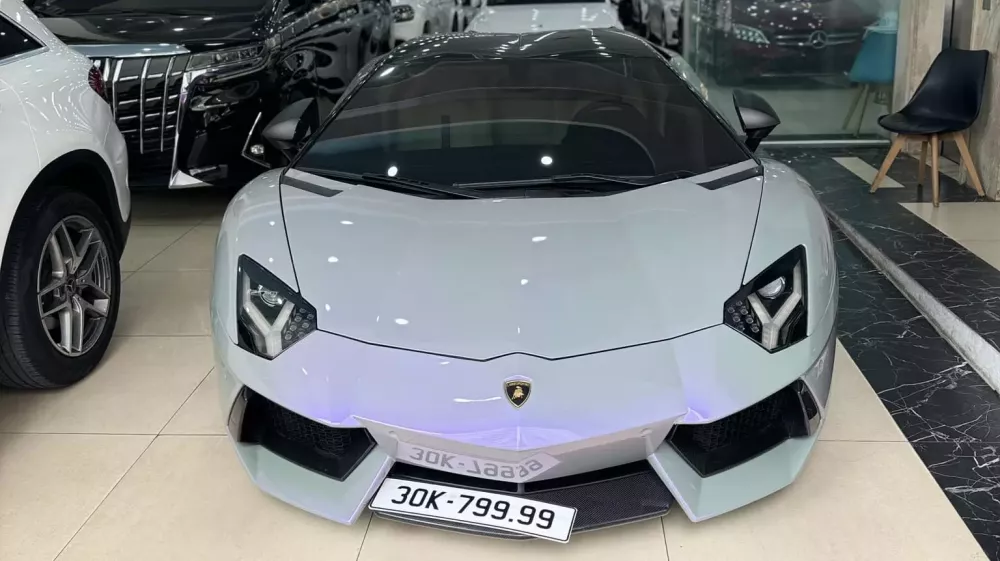 Siêu xe Lamborghini Aventador mui trần được tăng giá thêm 5 tỷ đồng vì mới định danh biển 30K-799.99- Ảnh 3.