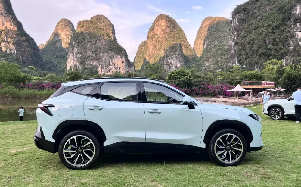 Chi tiết Jetour Shanhai L6: SUV PHEV "ăn xăng" thấp hơn cả Honda Wave, chỉ 1,25 lít/100 km- Ảnh 2.