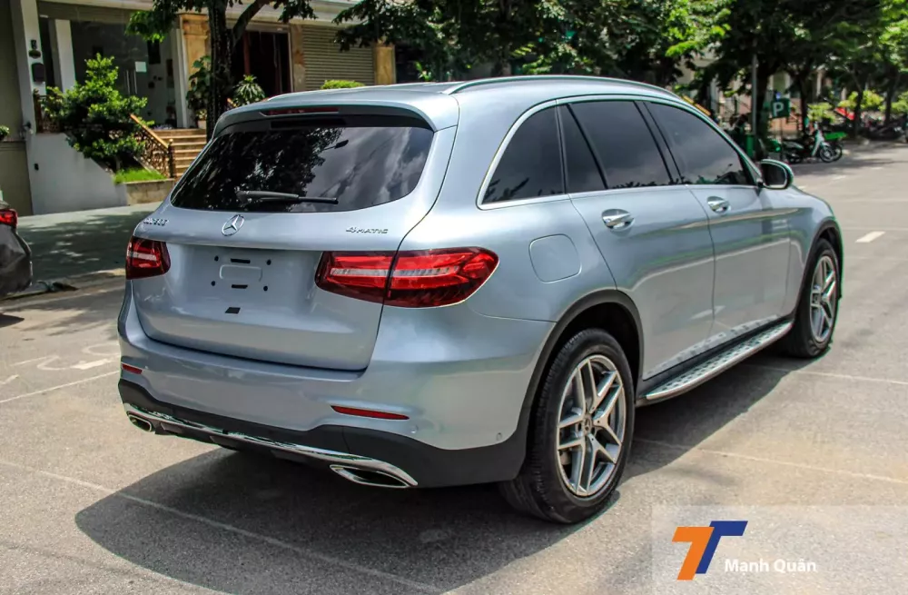 Mercedes-Benz GLC 300 đời 2016 giá hơn 1 tỷ đồng, ngang Hyundai Santa Fe- Ảnh 2.