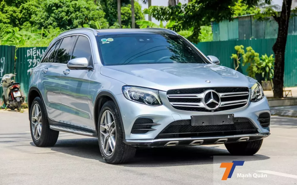 Mercedes-Benz GLC 300 đời 2016 giá hơn 1 tỷ đồng, ngang Hyundai Santa Fe- Ảnh 1.