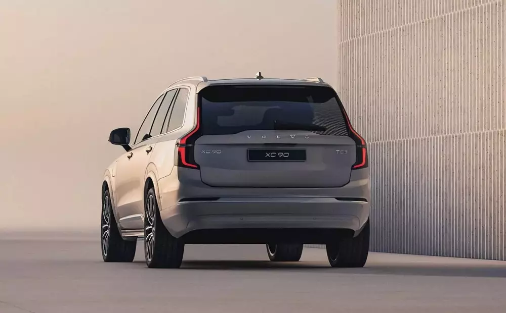 Volvo XC90 2025 có 3 tùy chọn động cơ