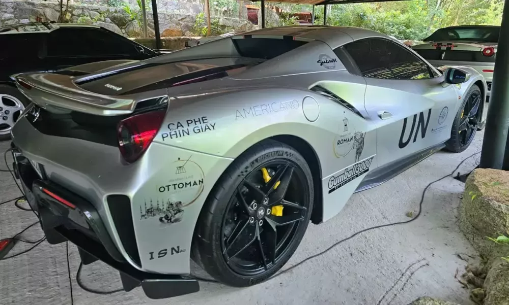 Đây là "nhạc trưởng" trong đội xe 15 chiếc Ferrari sẽ trưng bày ở Gumball 3000 của "Qua" Vũ- Ảnh 4.