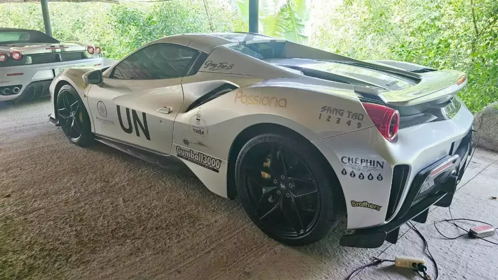 Đây là "nhạc trưởng" trong đội xe 15 chiếc Ferrari sẽ trưng bày ở Gumball 3000 của "Qua" Vũ- Ảnh 3.