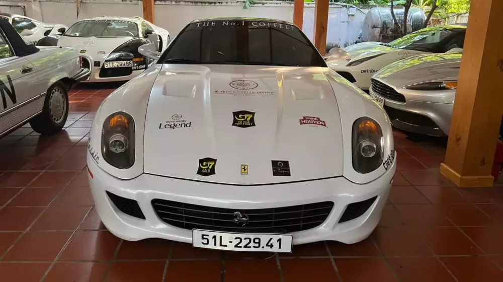 Ferrari 599 GTB trở về mái nhà xưa trong garage xe của "Qua" Vũ chờ tham dự Gumball 3000- Ảnh 3.