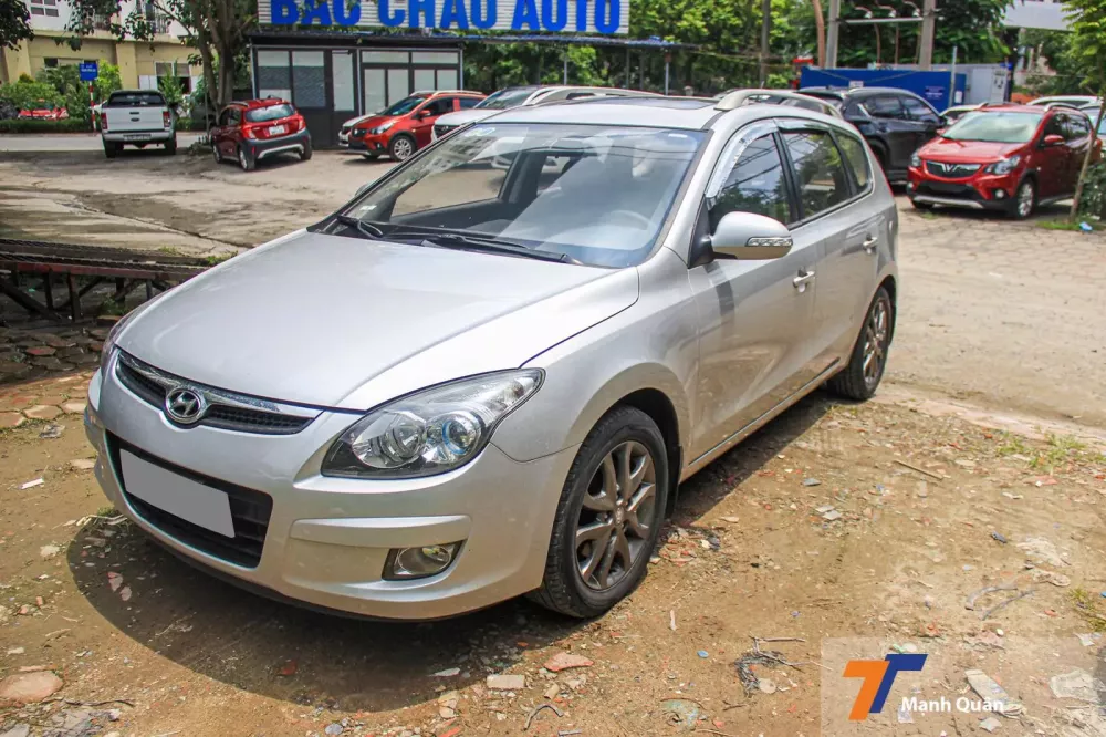 Hyundai i30 CW 2010: Giá rẻ giật mình, rộng rãi và tiện dụng- Ảnh 1.