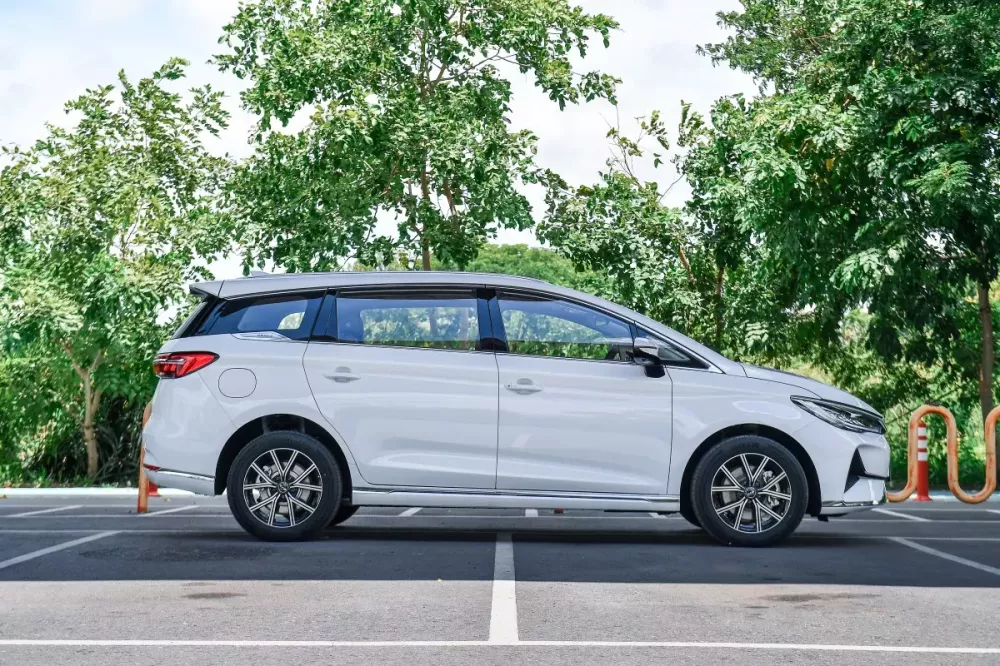 BYD M6 là MPV hạng trung