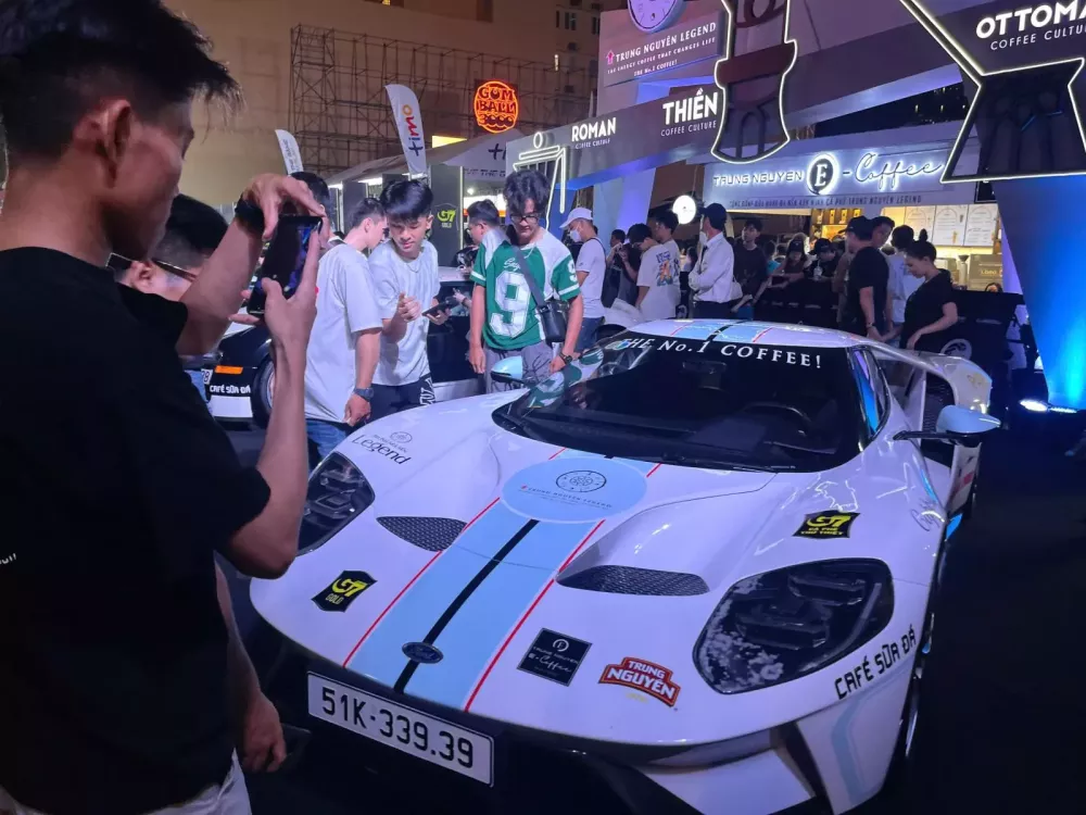 Gumball 3000: Hơn 1.600km để con có thể chạm vào đam mê Bugatti chỉ thấy qua màn hình- Ảnh 3.