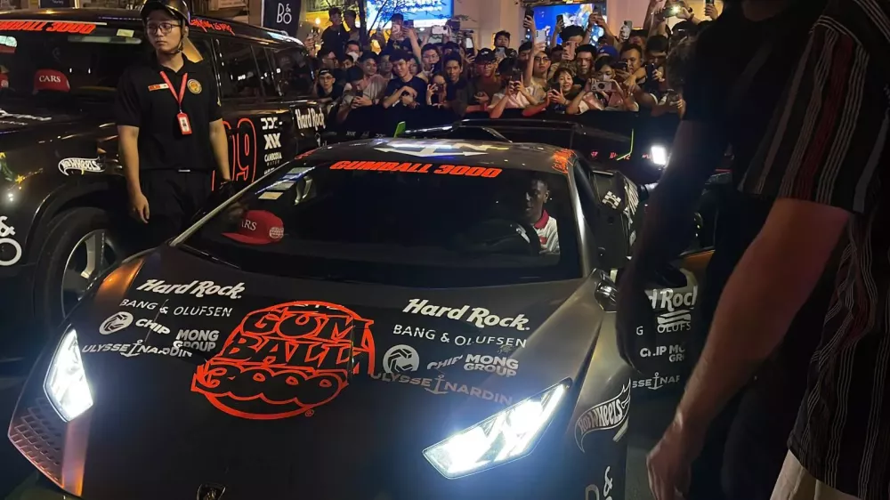 Streamer IshowSpeed gây náo nhiệt tại Gumball 3000 với những màn giao lưu hài hước: Sẽ lái Lamborghini Huracan STO- Ảnh 4.